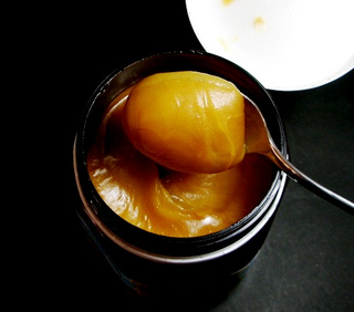 Illustration for article titled Tell me about manuka honey